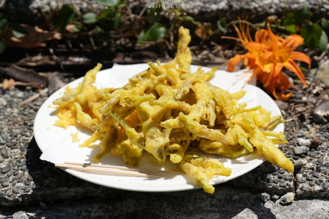 【花蓮富里金針花】2025花蓮富里六十石山金針花季來囉～在地金針花風味餐、竹炭包手作DIY體驗、忘憂亭小瑞士、田媽媽