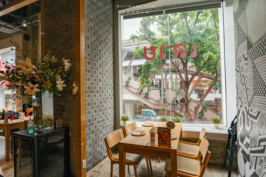 【曼谷美食】Savoey上味泰餐館 Chit Lom～泰國50年老字號經典泰式料理，必點咖哩螃蟹、蚵仔煎，BTS Chit Lom美食