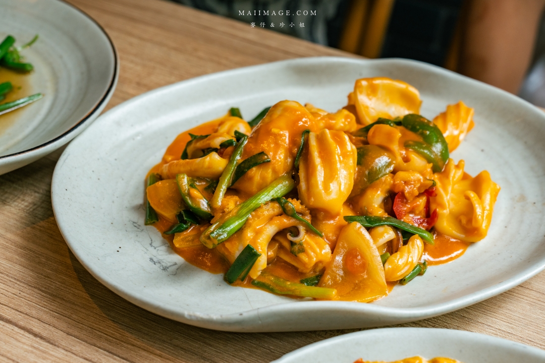 【曼谷美食】Savoey上味泰餐館 Chit Lom～泰國50年老字號經典泰式料理，必點咖哩螃蟹、蚵仔煎，BTS Chit Lom美食