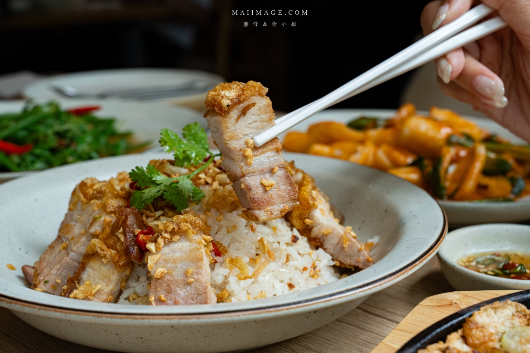 【曼谷美食】Savoey上味泰餐館 Chit Lom～泰國50年老字號經典泰式料理，必點咖哩螃蟹、蚵仔煎，BTS Chit Lom美食