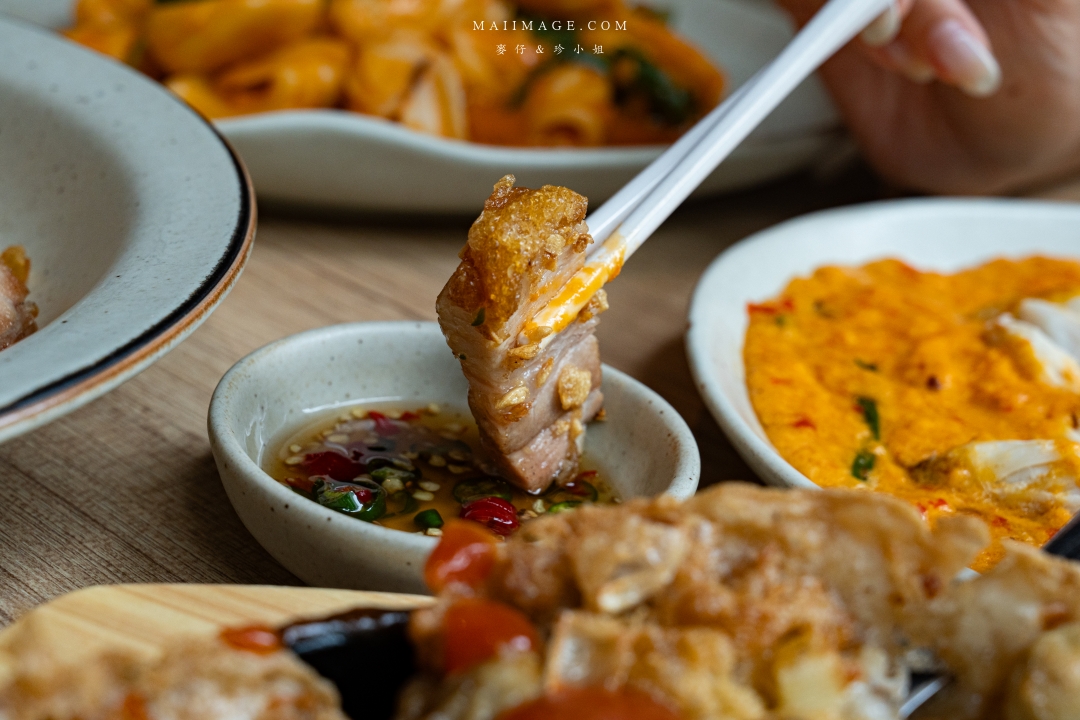 【曼谷美食】Savoey上味泰餐館 Chit Lom～泰國50年老字號經典泰式料理，必點咖哩螃蟹、蚵仔煎，BTS Chit Lom美食