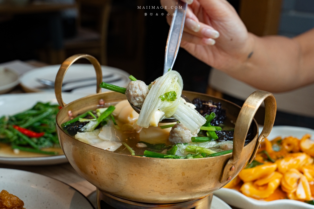 【曼谷美食】Savoey上味泰餐館 Chit Lom～泰國50年老字號經典泰式料理，必點咖哩螃蟹、蚵仔煎，BTS Chit Lom美食