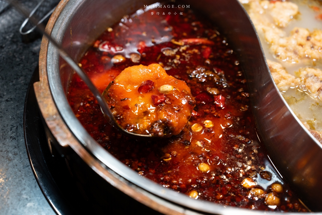 【台北美食】小膳香成都麻辣火鍋～全台唯一供應手切溫體牛的成都老火鍋，產地新鮮直送部位種類最多。捷運忠孝敦化站美食