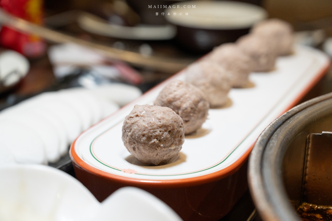 【台北美食】小膳香成都麻辣火鍋～全台唯一供應手切溫體牛的成都老火鍋，產地新鮮直送部位種類最多。捷運忠孝敦化站美食