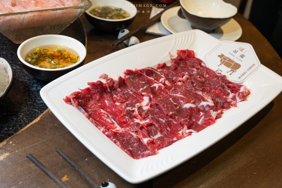 【台北美食】小膳香成都麻辣火鍋～全台唯一供應手切溫體牛的成都老火鍋，產地新鮮直送部位種類最多。捷運忠孝敦化站美食