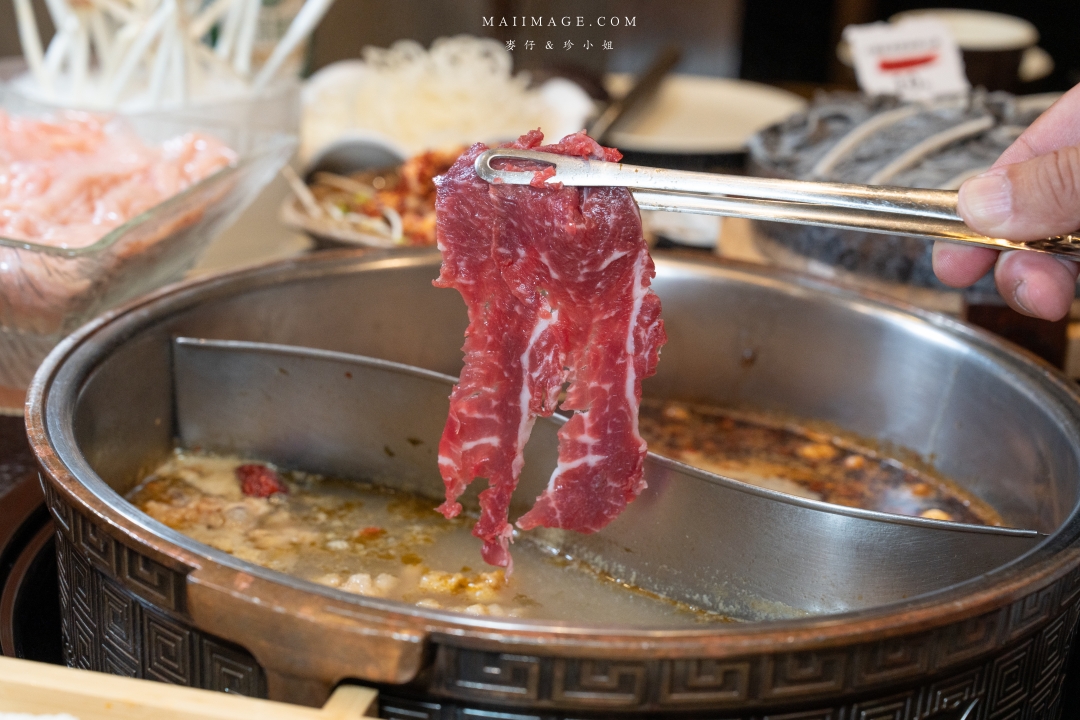 【台北美食】小膳香成都麻辣火鍋～全台唯一供應手切溫體牛的成都老火鍋，產地新鮮直送部位種類最多。捷運忠孝敦化站美食