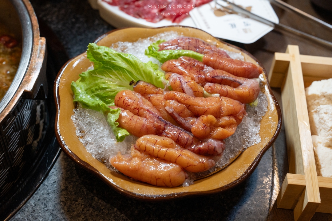 【台北美食】小膳香成都麻辣火鍋～全台唯一供應手切溫體牛的成都老火鍋，產地新鮮直送部位種類最多。捷運忠孝敦化站美食