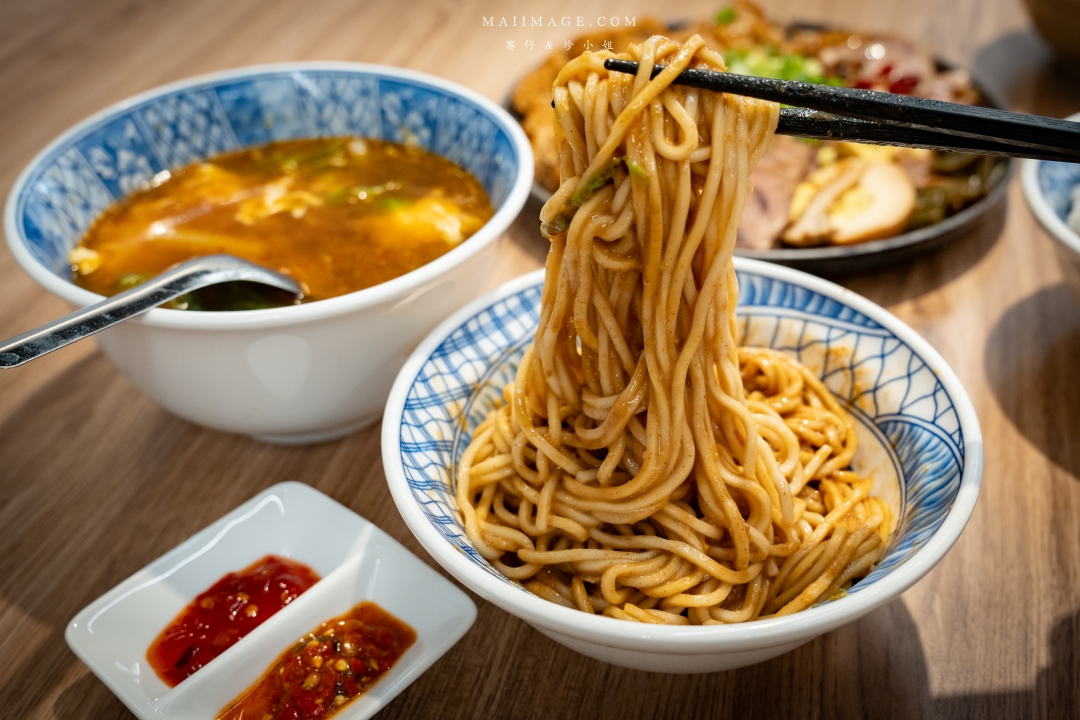 【永和美食】東引快刀手中和店~想吃經典招牌牛油麻醬麵、滷菜不用跑台北市,捷運永安市場站美食、中和四號公園美食推薦 【永和美食】東引快刀手中和店~想吃經典招牌牛油麻醬麵、滷菜不用跑台北市,捷運永安市場站美食、中和四號公園美食推薦