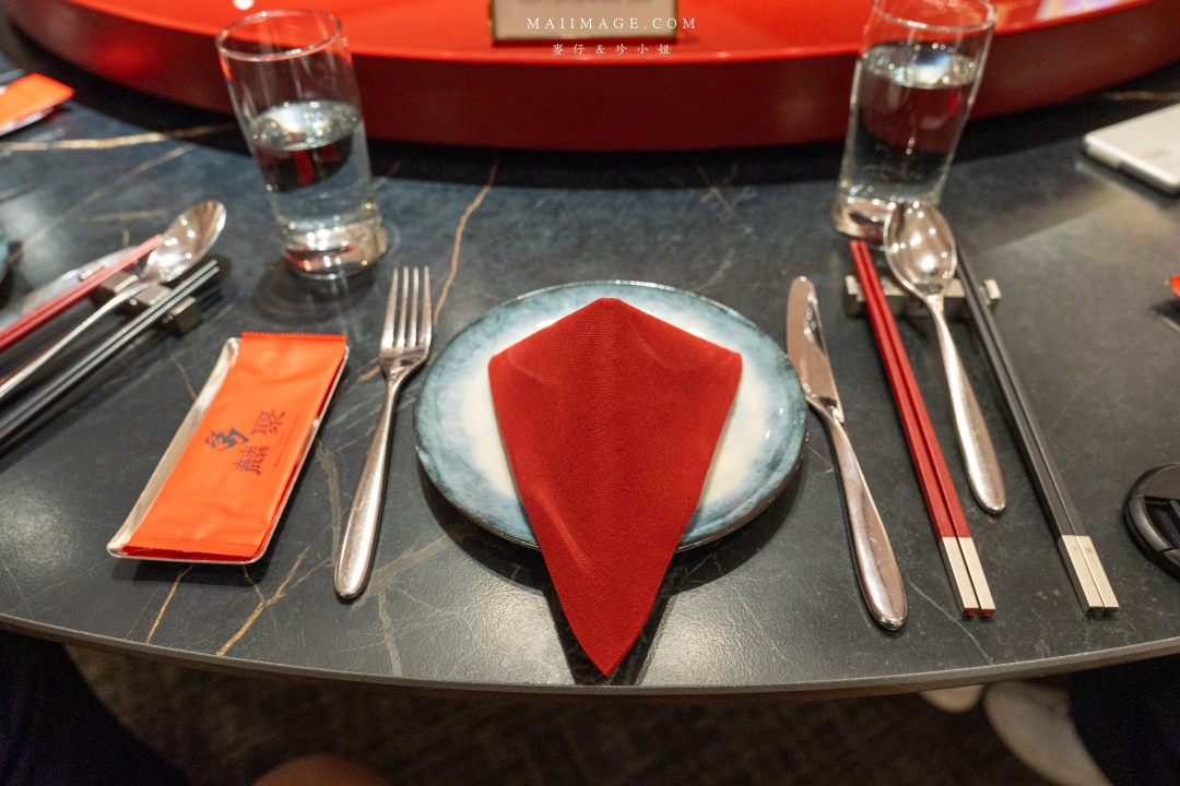 【台北美食】麟聚餐廳~如曦酒店必吃的頂級粵菜,不用傷荷包也能享受到米其林推薦的頂級料理,午間桌菜單桌只要15000,台北米其林餐廳推薦、小巨蛋捷運站美食 【台北美食】麟聚餐廳~如曦酒店必吃的頂級粵菜,不用傷荷包也能享受到米其林推薦的頂級料理,午間桌菜單桌只要15000,台北米其林餐廳推薦、小巨蛋捷運站美食