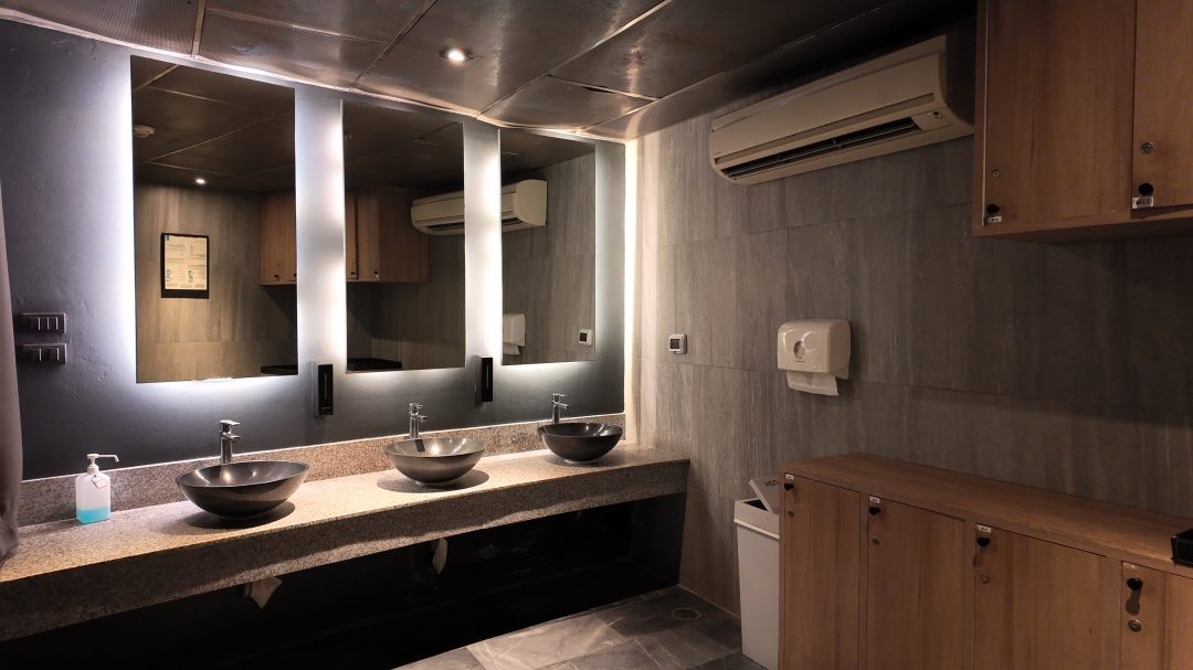 【曼谷住宿推薦】曼谷寰庭氛圍素坤逸酒店 Cross Vibe Bangkok Sukhumvit～曼谷設計感強烈的評價公寓式酒店，曼谷BTS On Nut 平價優質住宿推薦！