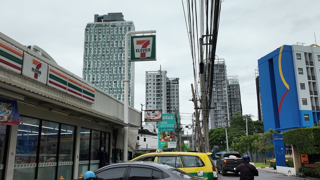 【曼谷住宿推薦】曼谷寰庭氛圍素坤逸酒店 Cross Vibe Bangkok Sukhumvit～曼谷設計感強烈的評價公寓式酒店，曼谷BTS On Nut 平價優質住宿推薦！