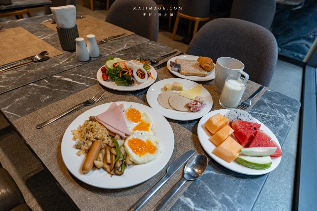 【曼谷住宿推薦】Lumen Bangkok Udomsuk Station～曼谷TBS Udomsuk站平價飯店推薦，距離BTS站只要30秒就能到。