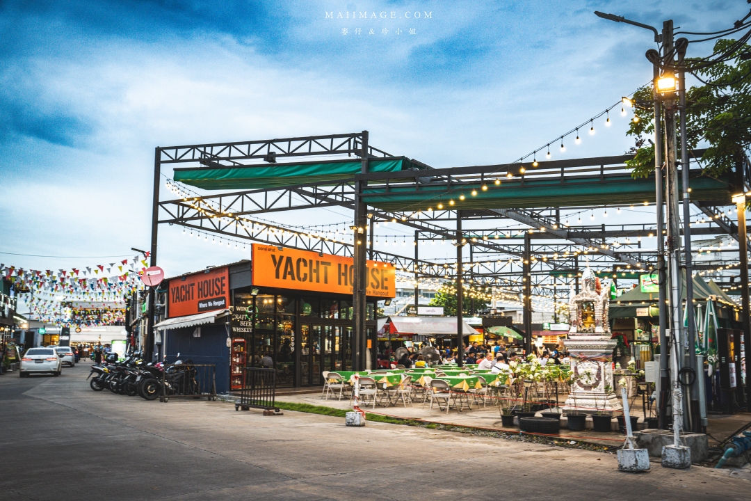 【曼谷美食】Udomsuk Walk อุดมสุข วอล์ค～BTS Udomsuk站附近最接地氣的在地夜市，每日還有駐唱歌手現場唱歌，氛圍超Chill在地人都超愛