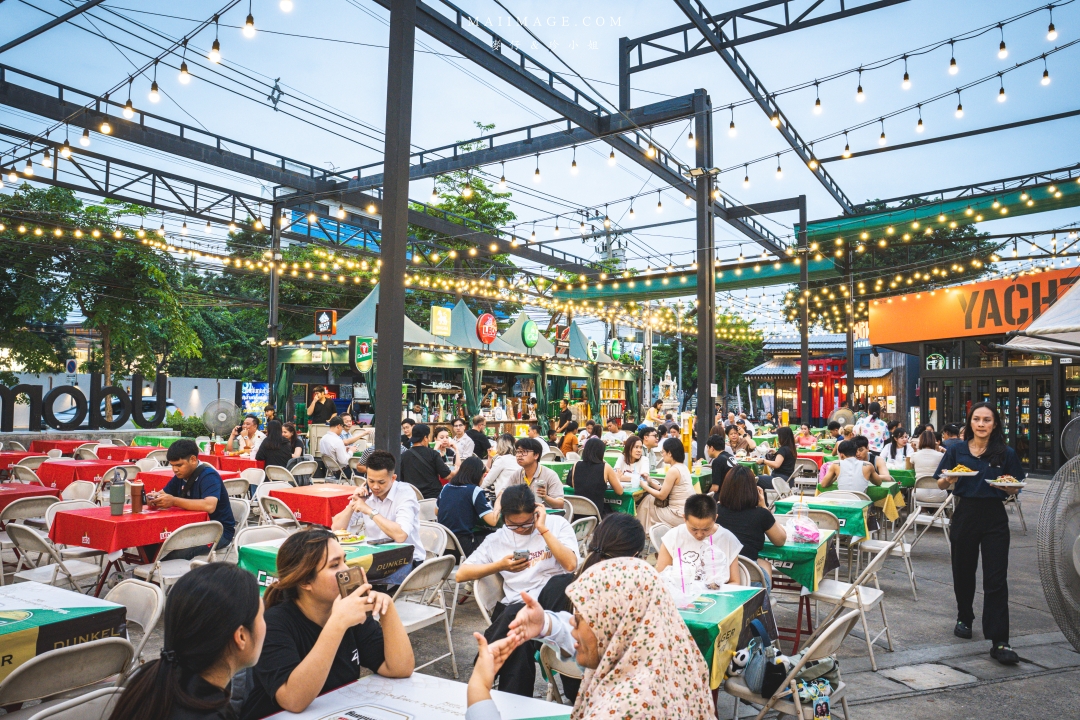 【曼谷美食】Udomsuk Walk อุดมสุข วอล์ค～BTS Udomsuk站附近最接地氣的在地夜市，每日還有駐唱歌手現場唱歌，氛圍超Chill在地人都超愛