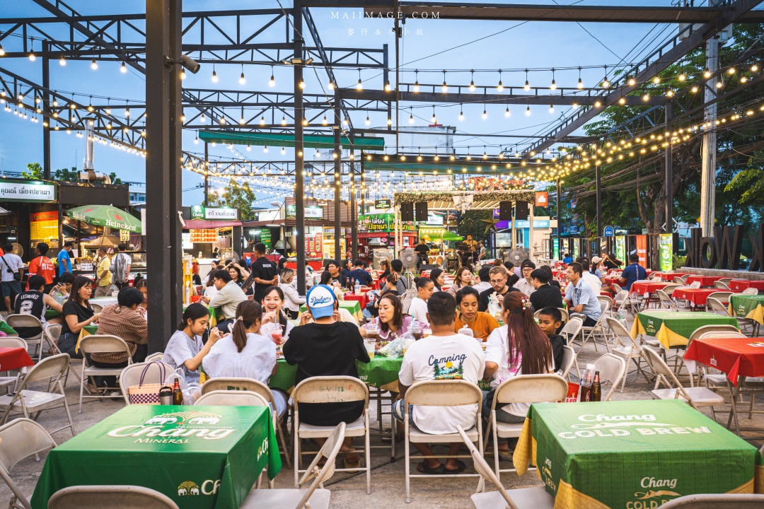 【曼谷美食】Udomsuk Walk อุดมสุข วอล์ค～BTS Udomsuk站附近最接地氣的在地夜市，每日還有駐唱歌手現場唱歌，氛圍超Chill在地人都超愛