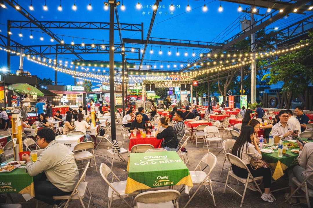 【曼谷美食】Udomsuk Walk อุดมสุข วอล์ค～BTS Udomsuk站附近最接地氣的在地夜市，每日還有駐唱歌手現場唱歌，氛圍超Chill在地人都超愛