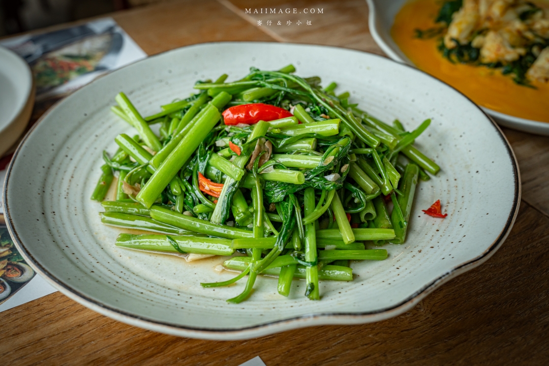 【曼谷美食】上味泰餐館 SAVOEY Terminal 21 ASOK～米其林必比登推薦在地50年的泰式海鮮餐廳，BTS ASOK站出站一分鐘就可抵達