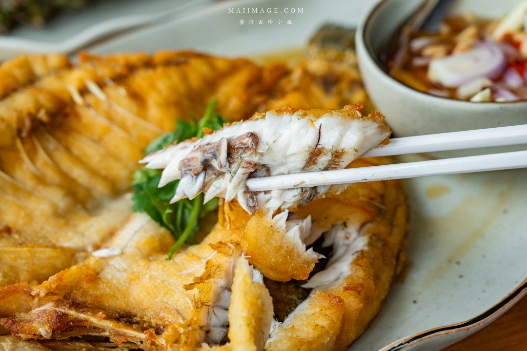 【曼谷美食】上味泰餐館 SAVOEY Terminal 21 ASOK～米其林必比登推薦在地50年的泰式海鮮餐廳，BTS ASOK站出站一分鐘就可抵達