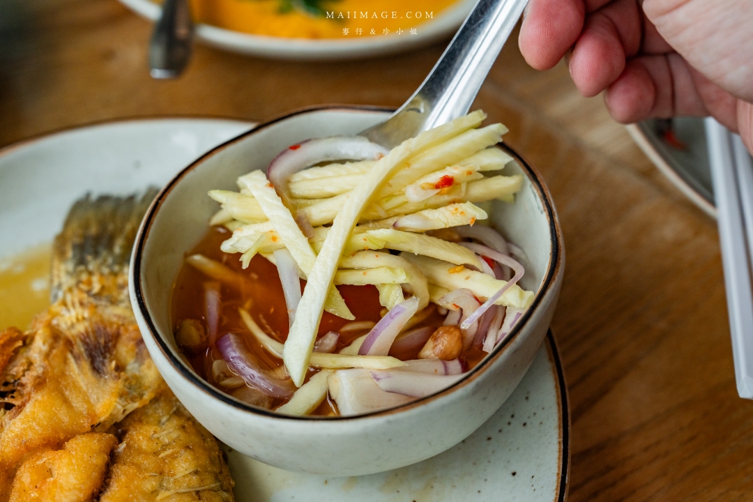【曼谷美食】上味泰餐館 SAVOEY Terminal 21 ASOK～米其林必比登推薦在地50年的泰式海鮮餐廳，BTS ASOK站出站一分鐘就可抵達