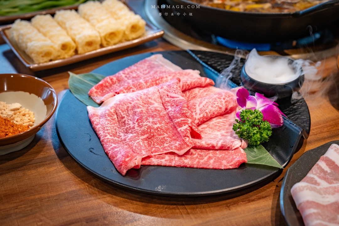 【台北美食】鴻廷肥龍重慶老火鍋~重慶30年老字號麻辣鍋專賣店海外首間分店,隱身在民宅的老火鍋你吃過嗎? 【台北美食】鴻廷肥龍重慶老火鍋~重慶30年老字號麻辣鍋專賣店海外首間分店,隱身在民宅的老火鍋你吃過嗎?