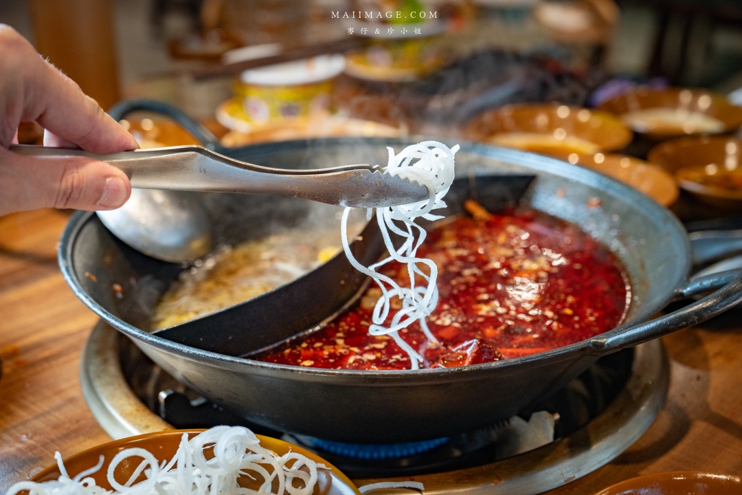 【台北美食】鴻廷肥龍重慶老火鍋~重慶30年老字號麻辣鍋專賣店海外首間分店,隱身在民宅的老火鍋你吃過嗎? 【台北美食】鴻廷肥龍重慶老火鍋~重慶30年老字號麻辣鍋專賣店海外首間分店,隱身在民宅的老火鍋你吃過嗎?