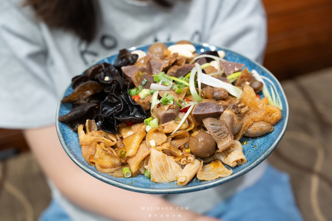 【台北美食】六米麻辣滷味台北西門町門市~鼎王麻辣鍋旗下最新滷味品牌,香麻夠味外帶即食超過癮。西門町美食推薦、捷運西門站美食 【台北美食】六米麻辣滷味台北西門町門市~鼎王麻辣鍋旗下最新滷味品牌,香麻夠味外帶即食超過癮。西門町美食推薦、捷運西門站美食