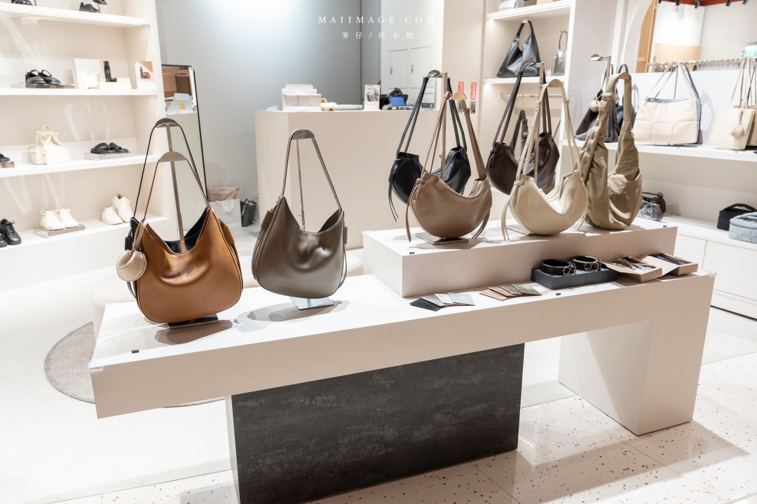 2025大江購物中心週年慶～桃園CP值最高購物中心，從早逛到晚也不累！大江改裝新空間＋網美打卡＋美食甜點在大江購物中心一次搞定，全年停車還免費還不快出發