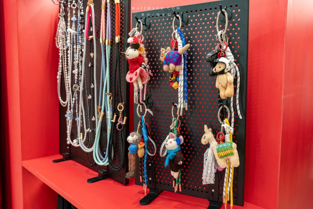 2025大江購物中心週年慶～桃園CP值最高購物中心，從早逛到晚也不累！大江改裝新空間＋網美打卡＋美食甜點在大江購物中心一次搞定，全年停車還免費還不快出發