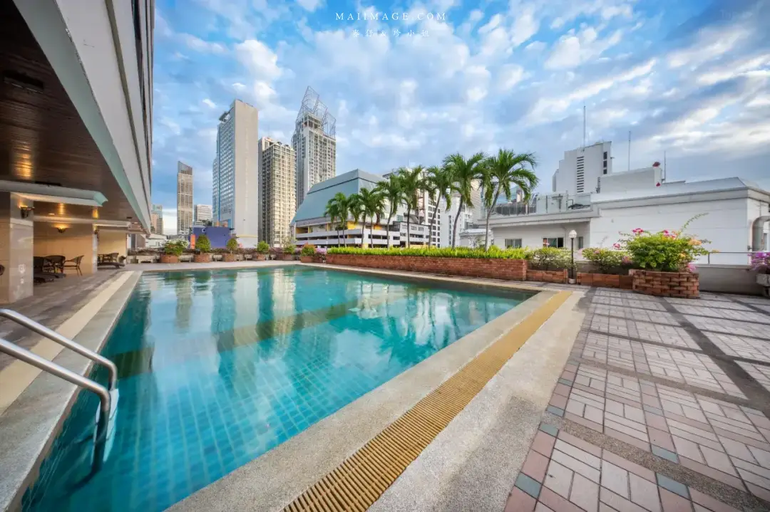 【泰國住宿推薦】Royal Benja Hotel皇家本佳飯店～24小時開放的泰式餐廳想吃隨時吃得到，泰國曼谷BTS NANA區住宿推薦