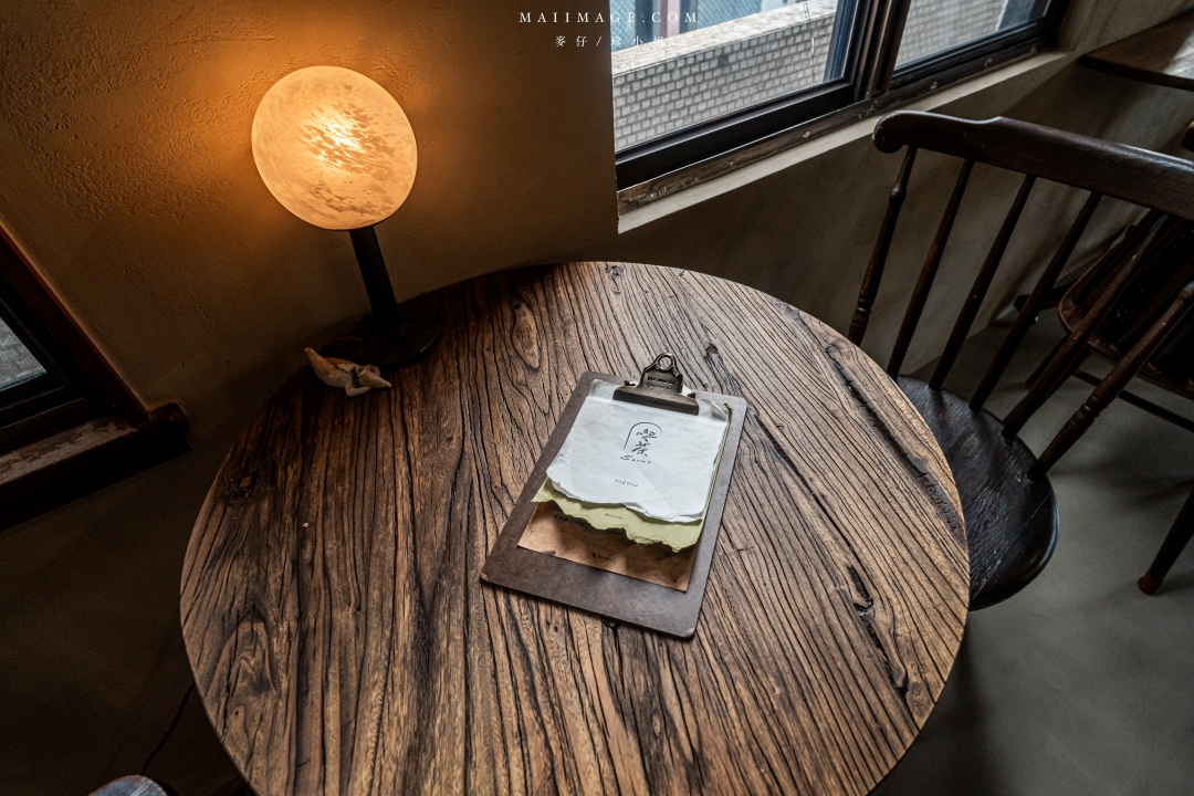 【台中美食】喫茶Sénmi～藏身在老宅五樓的甜點咖啡廳！台中老宅咖啡推薦，必點昭和布丁、牛油吐司。台中火車站美食推薦