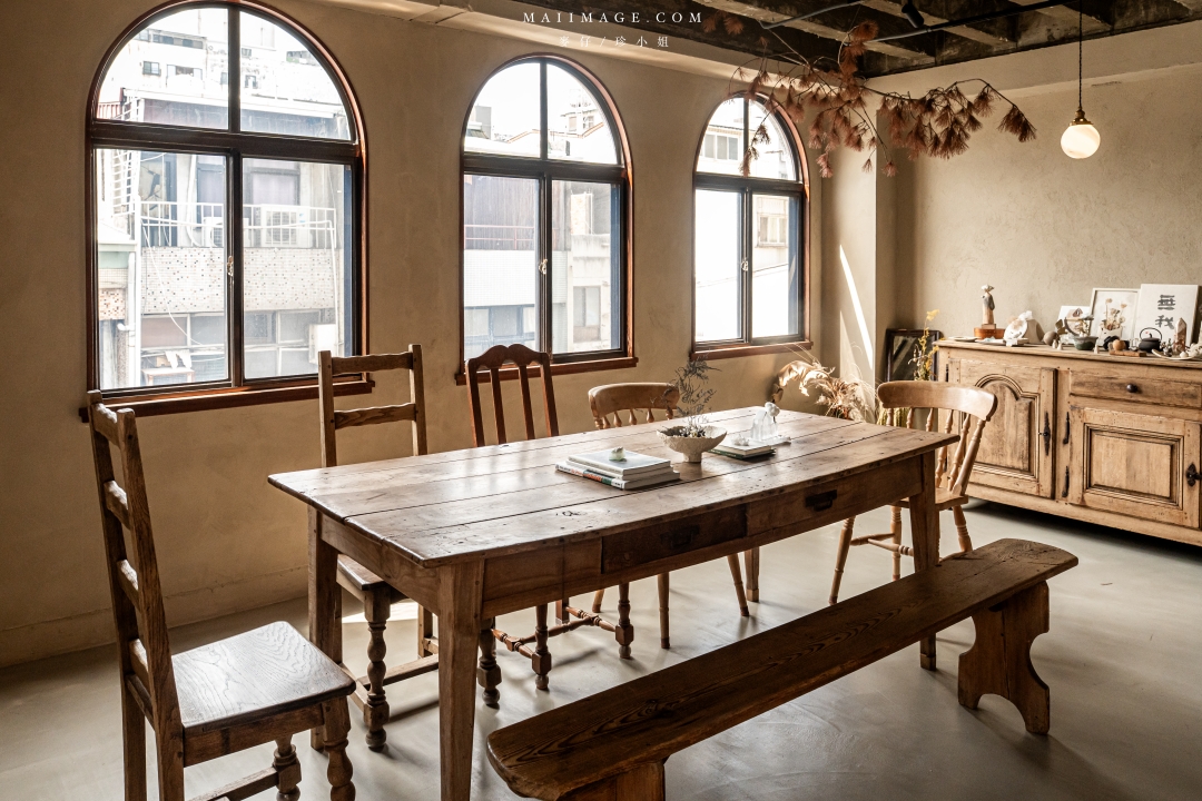 【台中美食】喫茶Sénmi～藏身在老宅五樓的甜點咖啡廳！台中老宅咖啡推薦，必點昭和布丁、牛油吐司。台中火車站美食推薦