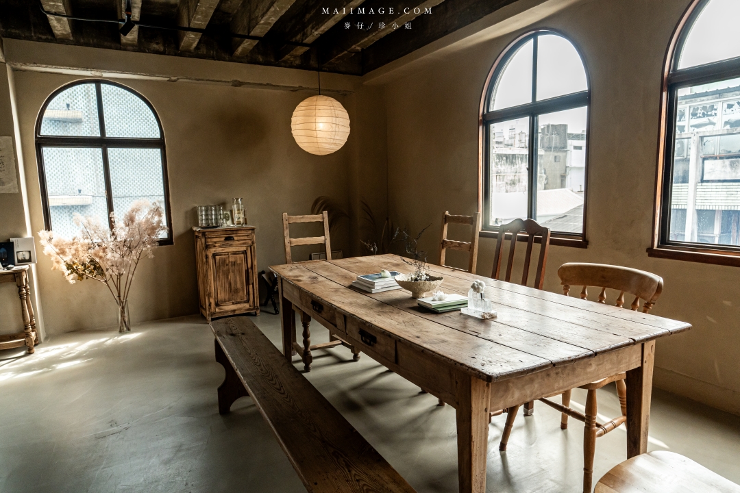 【台中美食】喫茶Sénmi～藏身在老宅五樓的甜點咖啡廳！台中老宅咖啡推薦，必點昭和布丁、牛油吐司。台中火車站美食推薦