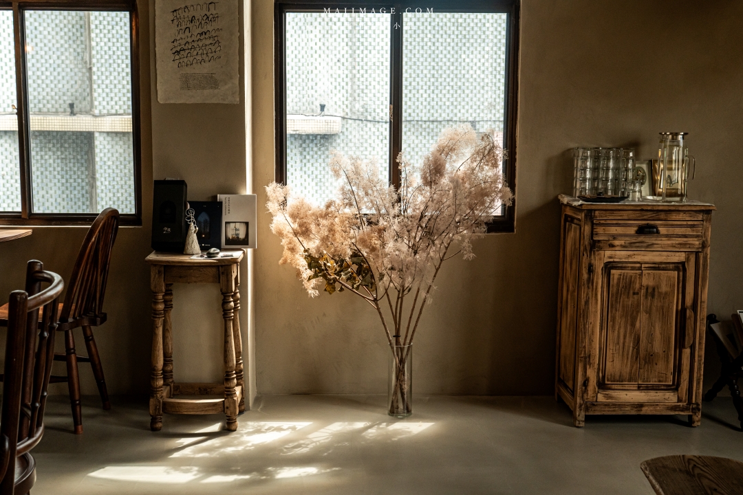 【台中美食】喫茶Sénmi～藏身在老宅五樓的甜點咖啡廳！台中老宅咖啡推薦，必點昭和布丁、牛油吐司。台中火車站美食推薦