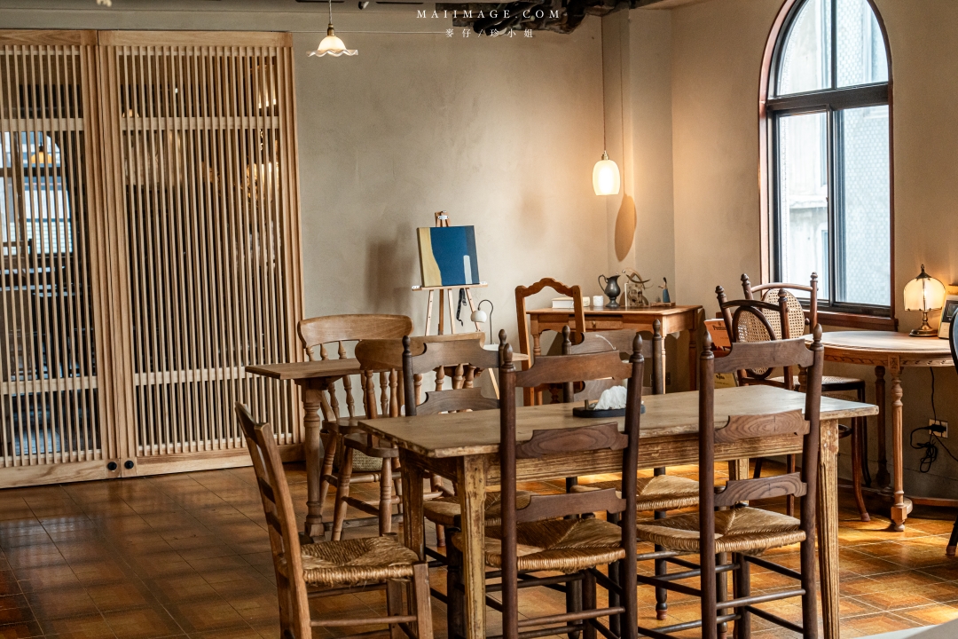 【台中美食】喫茶Sénmi～藏身在老宅五樓的甜點咖啡廳！台中老宅咖啡推薦，必點昭和布丁、牛油吐司。台中火車站美食推薦