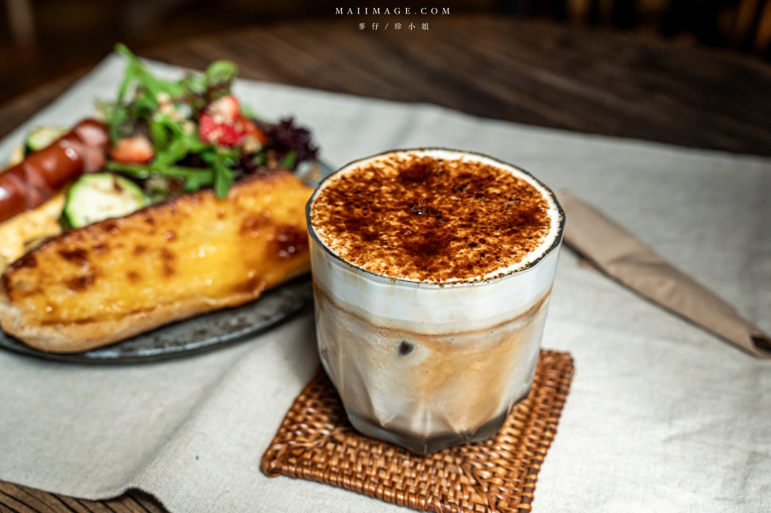 【台中美食】喫茶Sénmi～藏身在老宅五樓的甜點咖啡廳！台中老宅咖啡推薦，必點昭和布丁、牛油吐司。台中火車站美食推薦