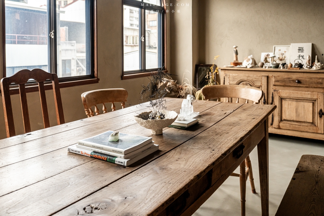 【台中美食】喫茶Sénmi～藏身在老宅五樓的甜點咖啡廳！台中老宅咖啡推薦，必點昭和布丁、牛油吐司。台中火車站美食推薦