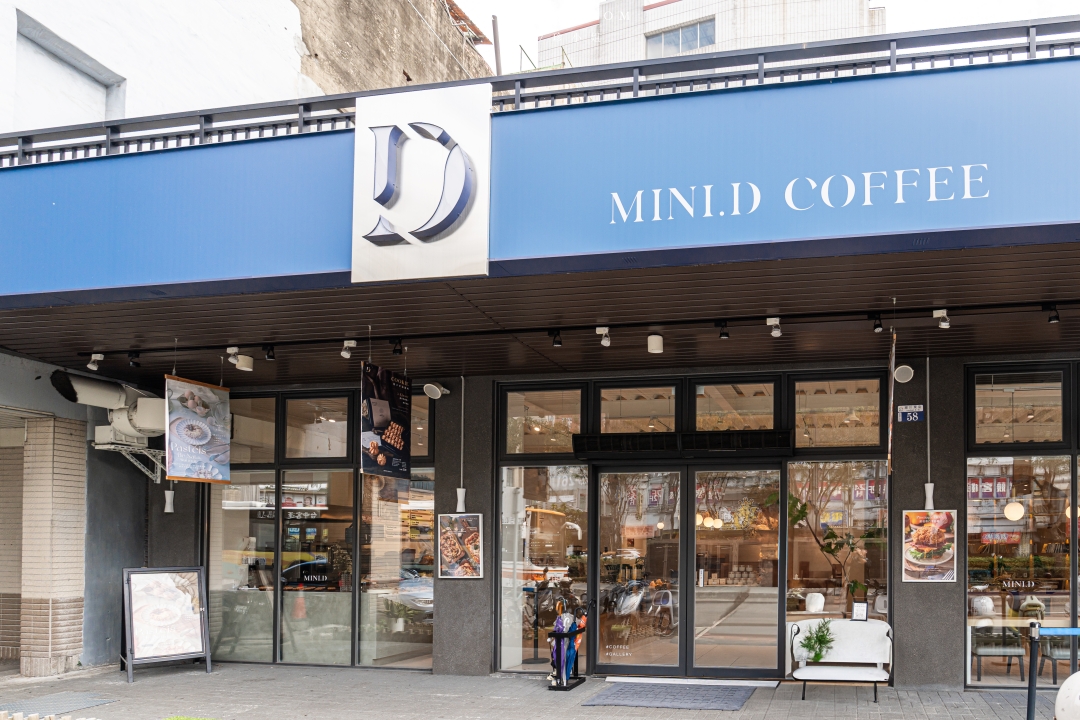 【台中美食】喫茶Sénmi～藏身在老宅五樓的甜點咖啡廳！台中老宅咖啡推薦，必點昭和布丁、牛油吐司。台中火車站美食推薦