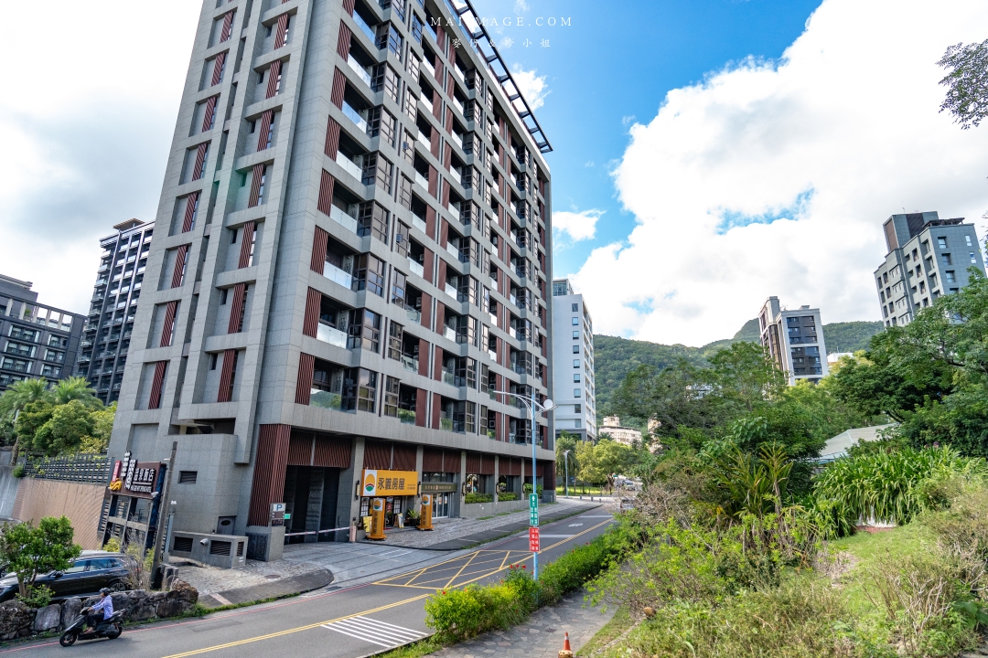 宜蘭礁溪溫泉散策～來礁溪不要只有泡湯，沿著礁溪轉運站旅遊服務中心來個不一樣的溫泉旅行，必去礁溪公園、足浴一條街，人人都是足浴特派員。