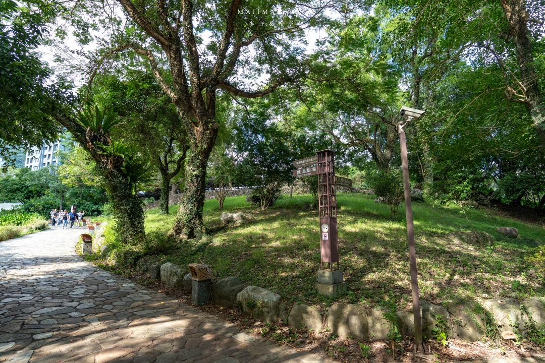 宜蘭礁溪溫泉散策～來礁溪不要只有泡湯，沿著礁溪轉運站旅遊服務中心來個不一樣的溫泉旅行，必去礁溪公園、足浴一條街，人人都是足浴特派員。