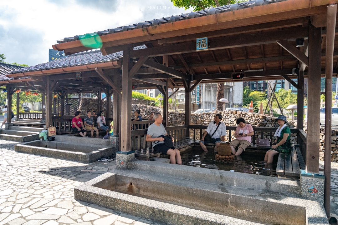 宜蘭礁溪溫泉散策～來礁溪不要只有泡湯，沿著礁溪轉運站旅遊服務中心來個不一樣的溫泉旅行，必去礁溪公園、足浴一條街，人人都是足浴特派員。