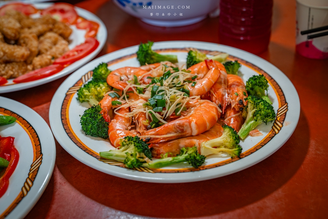 【新竹縣新埔散策】味衛佳柿餅觀光農場園區～10月限定金黃柿影滿山頭，秋日限定的甜蜜曬柿時光。