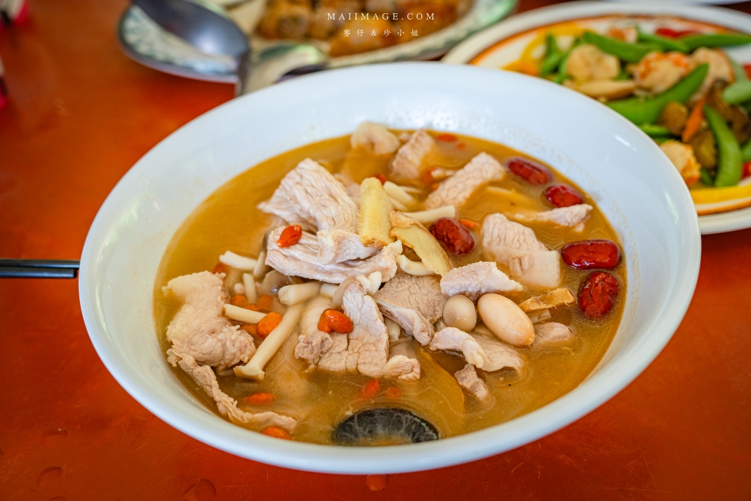 【新竹縣新埔散策】味衛佳柿餅觀光農場園區～10月限定金黃柿影滿山頭，秋日限定的甜蜜曬柿時光。