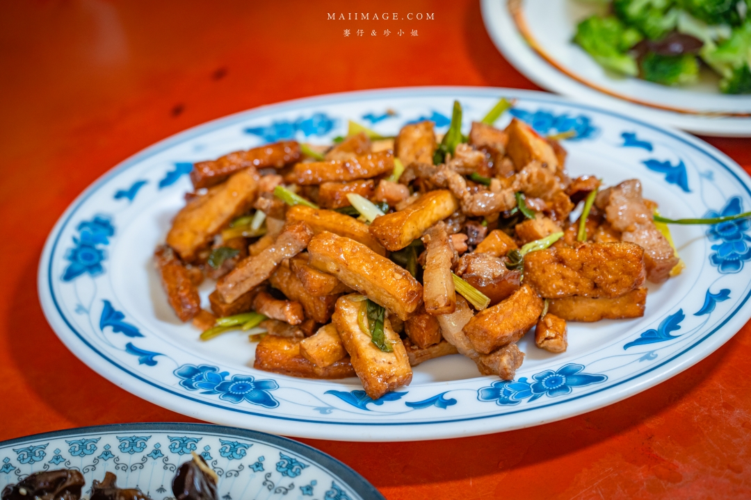 【新竹縣新埔散策】味衛佳柿餅觀光農場園區～10月限定金黃柿影滿山頭，秋日限定的甜蜜曬柿時光。