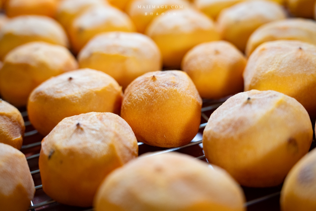 【新竹縣新埔散策】味衛佳柿餅觀光農場園區～10月限定金黃柿影滿山頭，秋日限定的甜蜜曬柿時光。