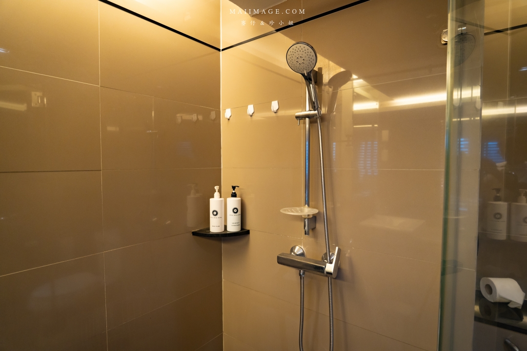 【泰國住宿推薦】Royal Benja Hotel皇家本佳飯店～24小時開放的泰式餐廳想吃隨時吃得到，泰國曼谷BTS NANA區住宿推薦