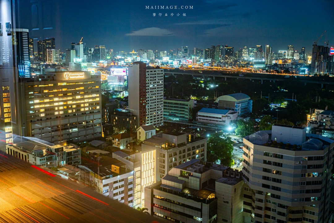 【泰國住宿推薦】Royal Benja Hotel皇家本佳飯店～24小時開放的泰式餐廳想吃隨時吃得到，泰國曼谷BTS NANA區住宿推薦