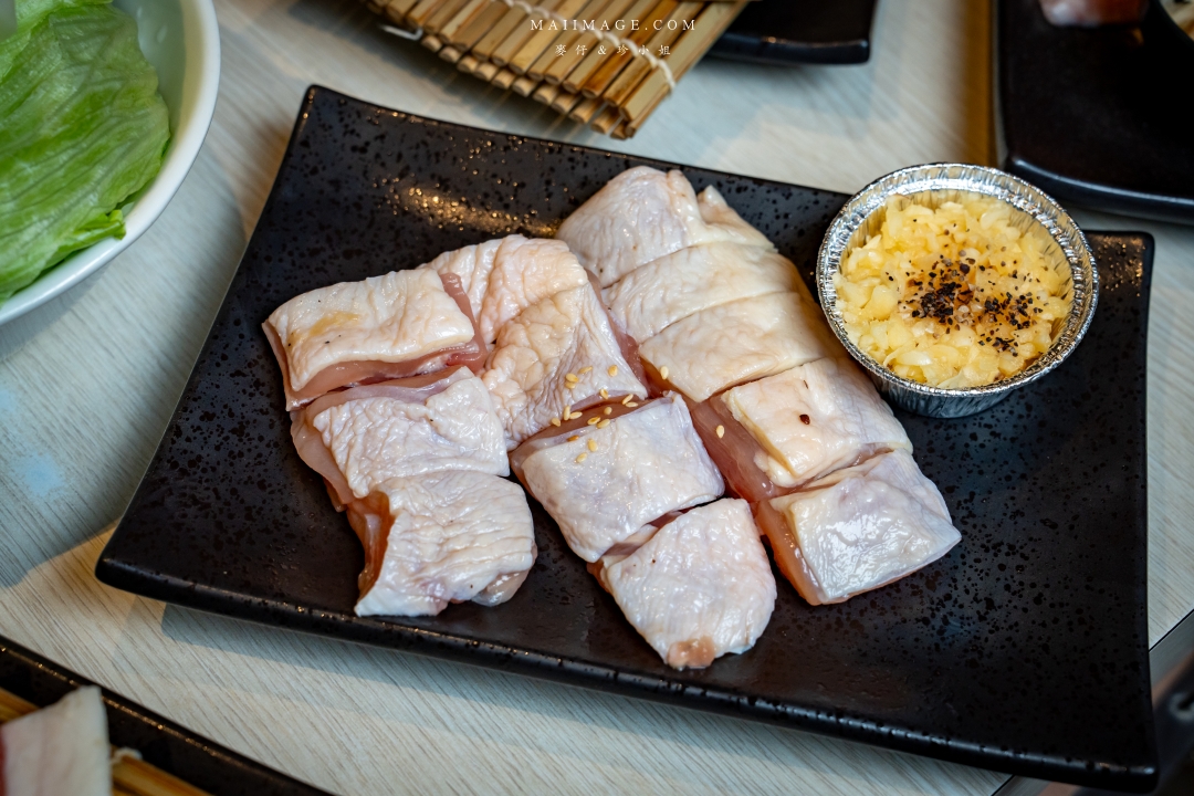 【新店美食】牛燒肉Yakiniku～頂級和牛海陸雙人套餐價格親民又實惠！澳洲Ｍ9和牛燒肉一個人千元有找，新店日式和牛燒肉推薦，新店七張站美食推薦。