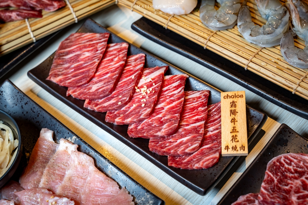 【新店美食】牛燒肉Yakiniku～頂級和牛海陸雙人套餐價格親民又實惠！澳洲Ｍ9和牛燒肉一個人千元有找，新店日式和牛燒肉推薦，新店七張站美食推薦。