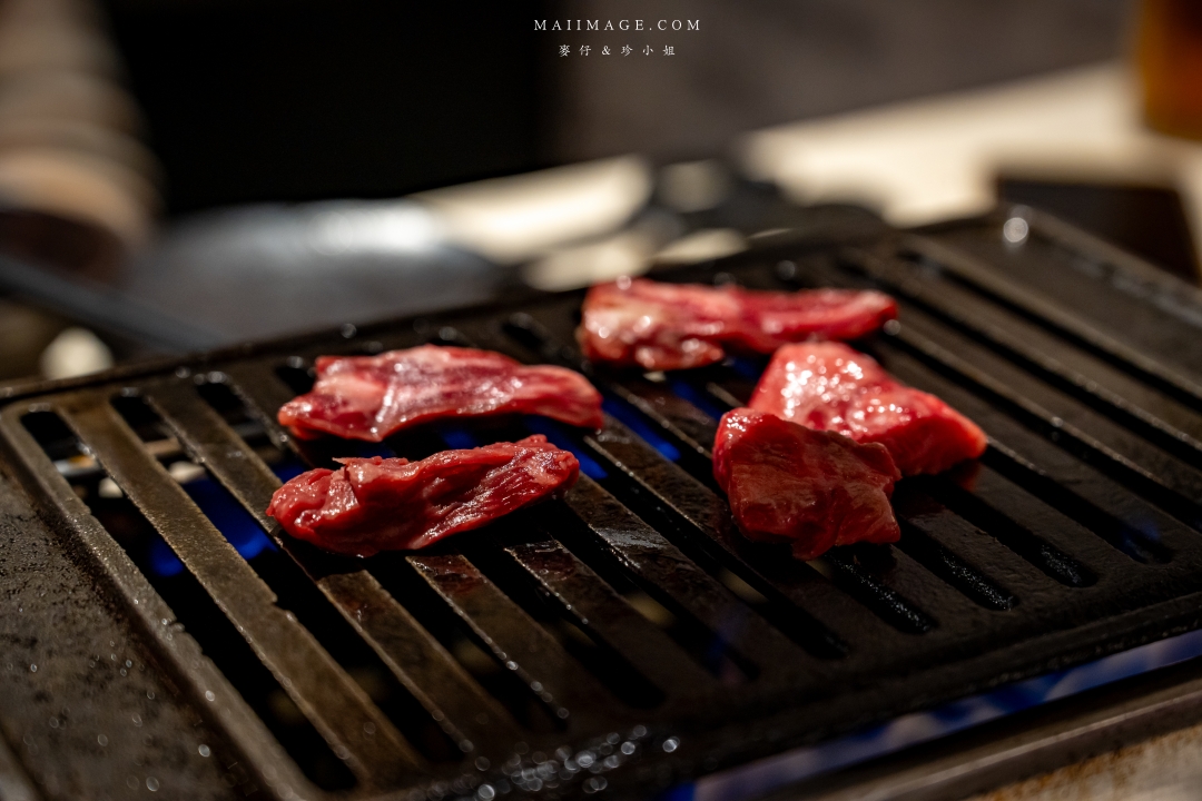 【新店美食】牛燒肉Yakiniku～頂級和牛海陸雙人套餐價格親民又實惠！澳洲Ｍ9和牛燒肉一個人千元有找，新店日式和牛燒肉推薦，新店七張站美食推薦。