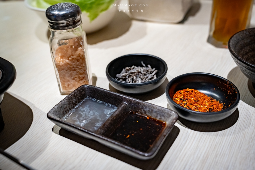 【新店美食】牛燒肉Yakiniku～頂級和牛海陸雙人套餐價格親民又實惠！澳洲Ｍ9和牛燒肉一個人千元有找，新店日式和牛燒肉推薦，新店七張站美食推薦。